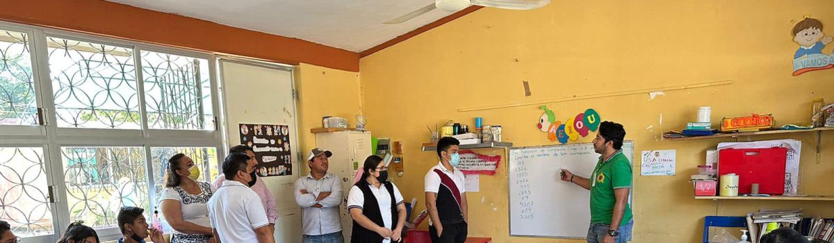 Plática para el establecimiento de un huerto en el Centro de Atención Múltiple número 16